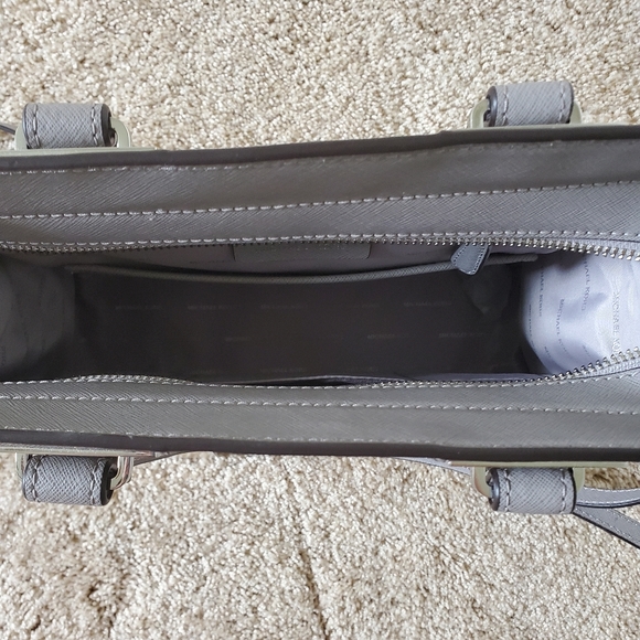 Purse - Picture 2 of 5